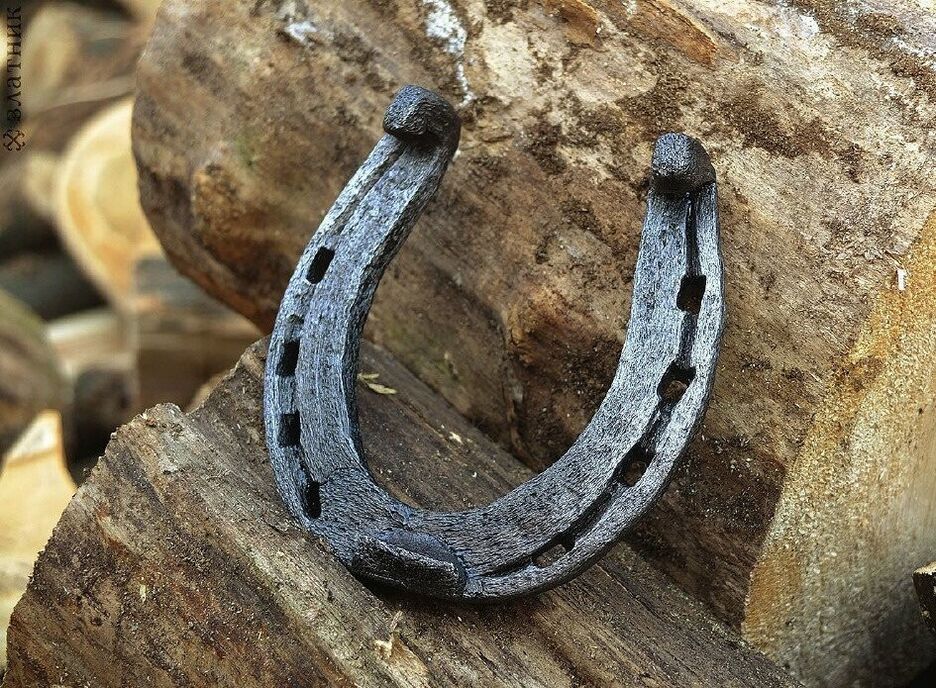 Amulets for good luck - horseshoe